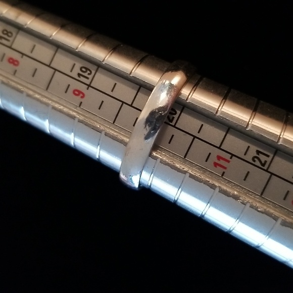 Abalone Oval Ring in Dotted Setting - Picture 4 of 5